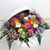 sombrerera de flores frescas silvestres variadas de colores