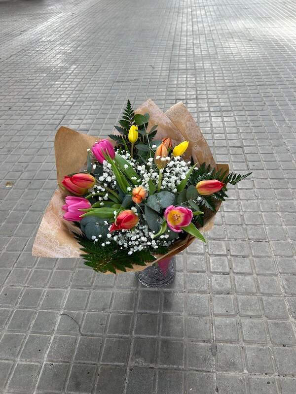 Ramo 12 tulipanes