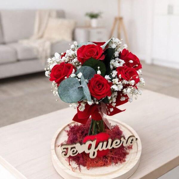 ramo-rosas-rojas-cupula Ramo de rosas rojas eternas dentro de una cupula de cristal